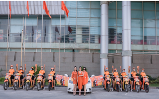 Luxury Roadshow hoành tráng gây náo loạn trên đường phố Hà Nội